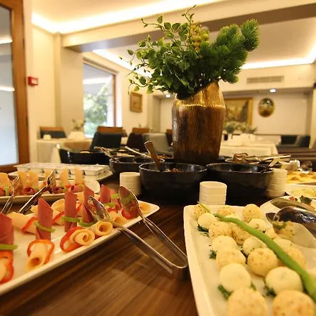 Atlas Hotel 4*